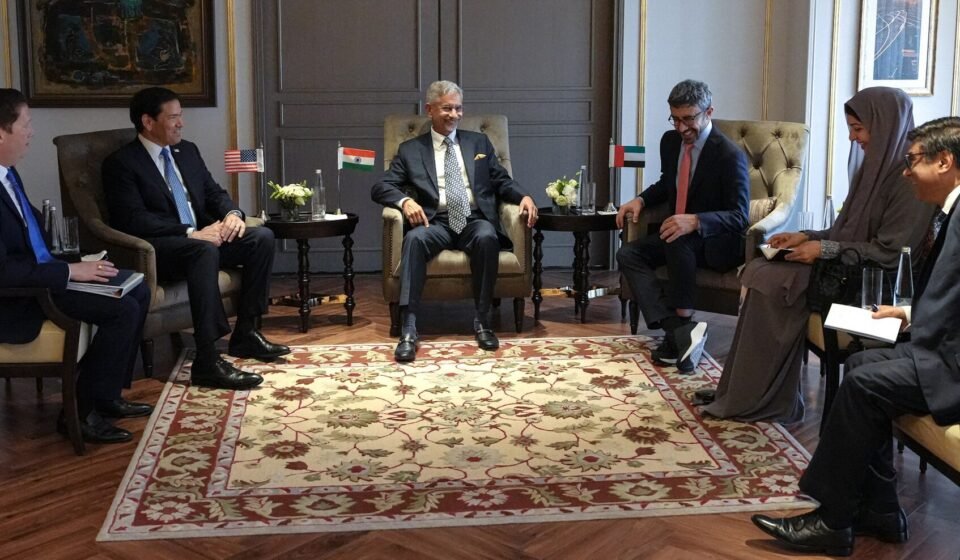 Marco Rubio meeting Indian Foreign Minister S. Jaishankar and UAE Foreign Minister Abdullah bin Zayed in Mumbai.